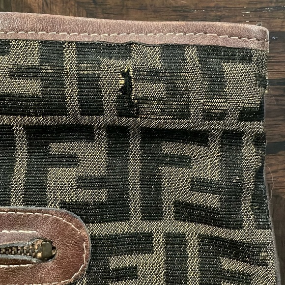 🎉HP🎉 Authentic Vintage Fendi Zippered Tote - Picture 9 of 15